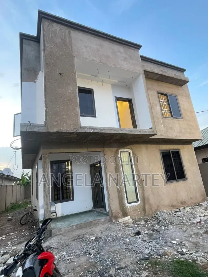 4bdrm House in Gbetsile-Katamanso, Accra Metropolitan for sale