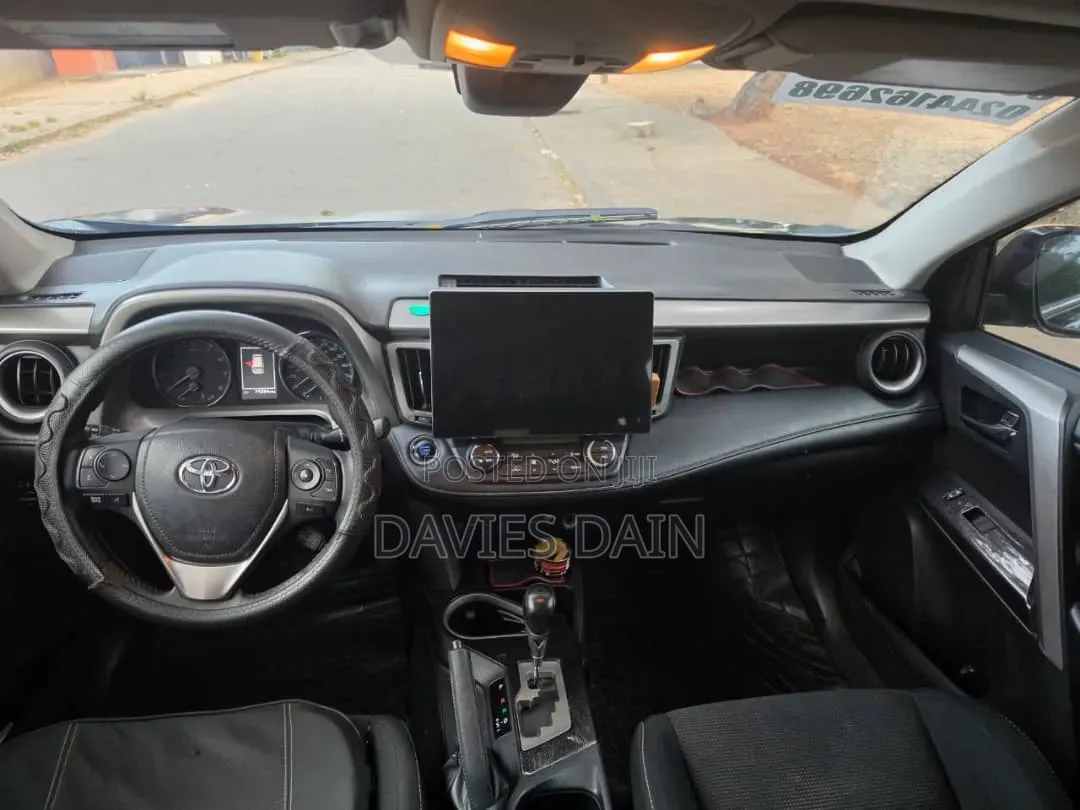 Toyota RAV4 Adventure 4dr SUV AWD (2.5L 4cyl 6A) 2018 Black