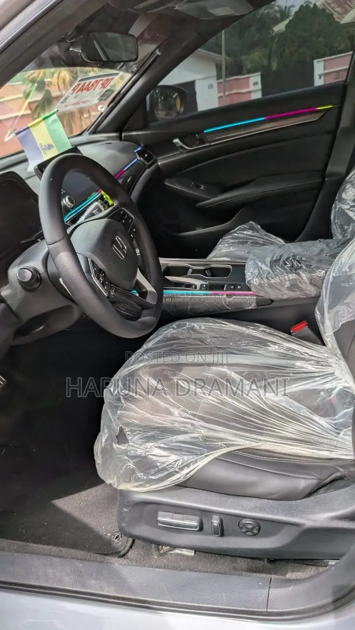 Honda CR-V EX 2WD w/o BSI 2024 Black