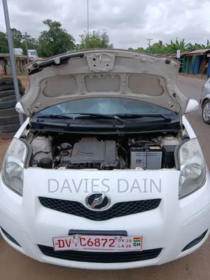 Toyota Vitz 1.0 FWD 3dr 2010 White