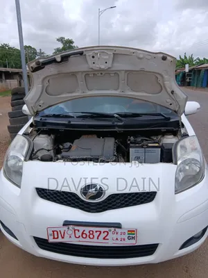 Toyota Vitz 1.0 FWD 3dr 2010 White