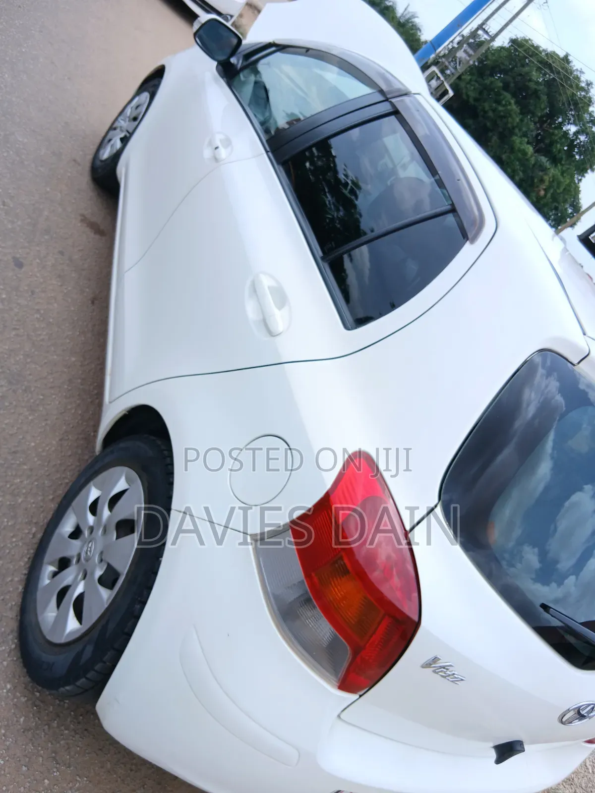 Toyota Vitz 1.0 FWD 3dr 2010 White