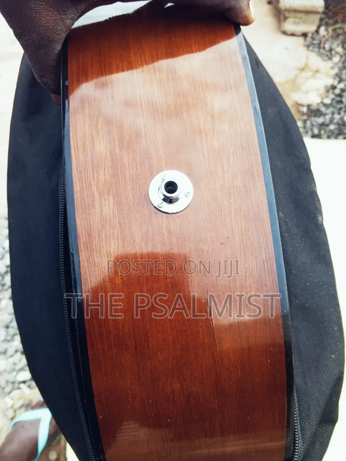 Yamaha Fx 325 Semi Acoustic Guitar