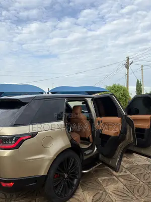 Land Rover Range Rover Sport HSE 4x4 (3.0L 6cyl 8A) 2014 Gold