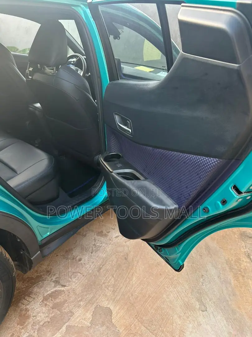 Toyota C-HR 2021 Green