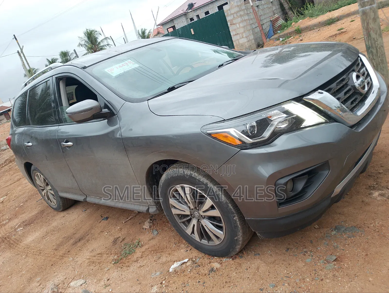 Nissan Pathfinder SV 2019 Gray