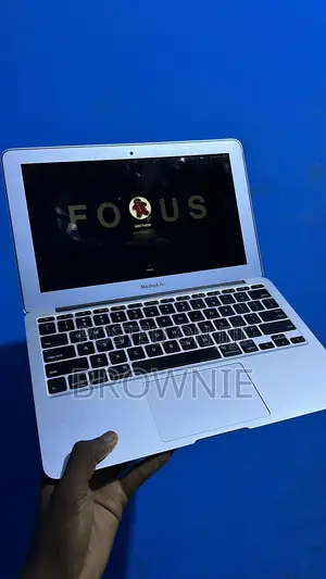 New Laptop Apple MacBook Air 3GB Intel Core i5 SSHD (Hybrid) 140GB