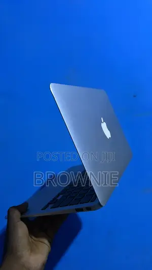 New Laptop Apple MacBook Air 3GB Intel Core i5 SSHD (Hybrid) 140GB