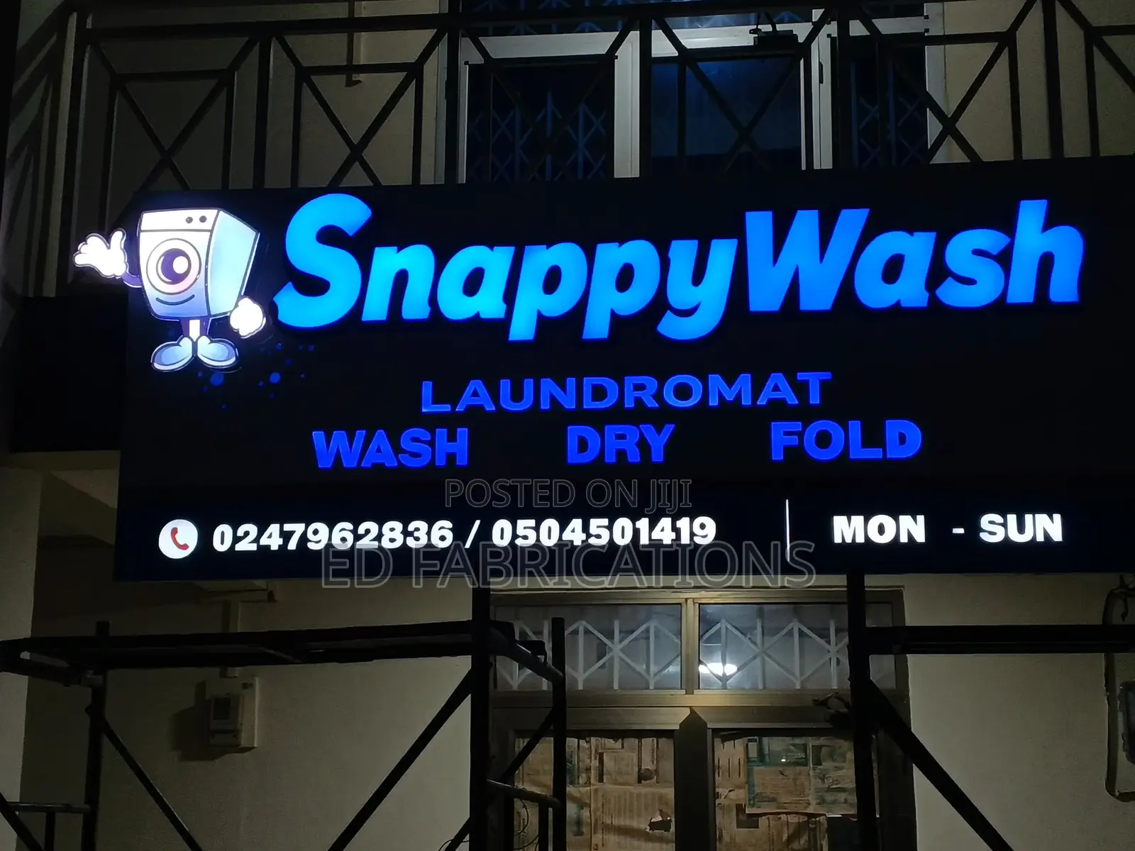 Snappywash Signage