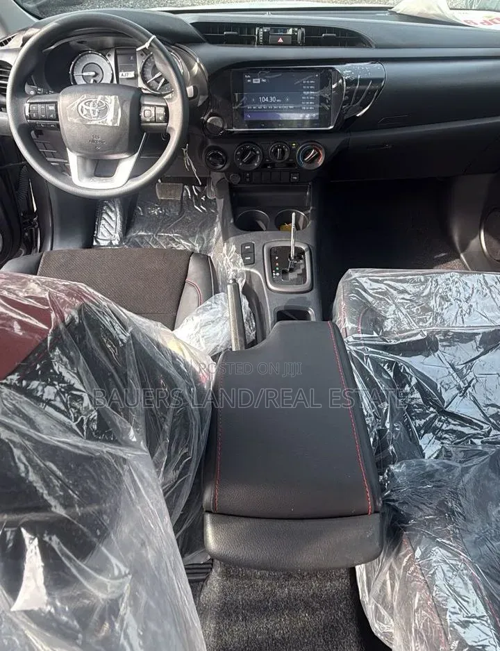New Toyota Hilux 2024