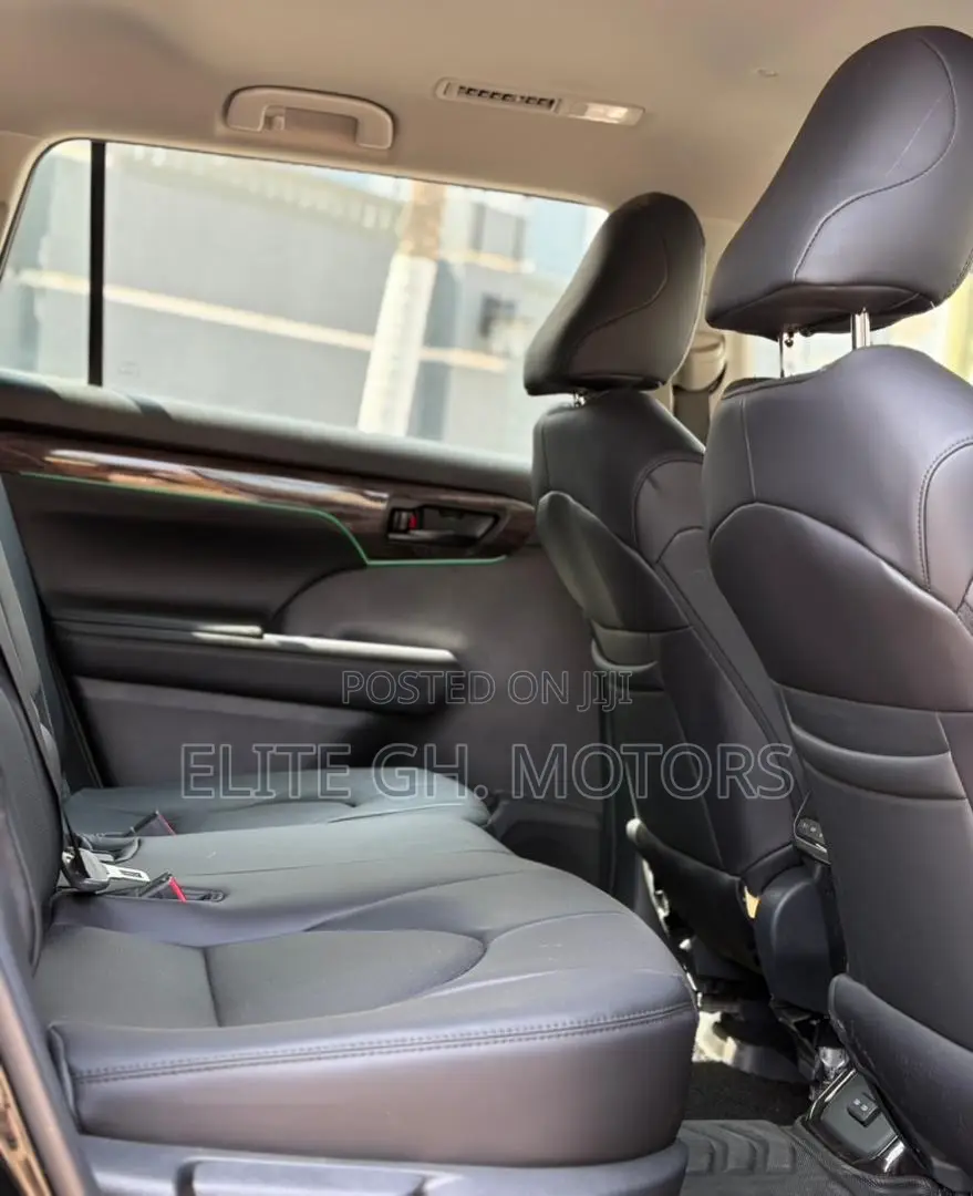 Toyota Highlander XLE 2022 Black