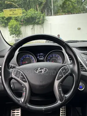 Hyundai Elantra Limited 4dr Sedan (1.8L 4cyl 6A) 2015 White