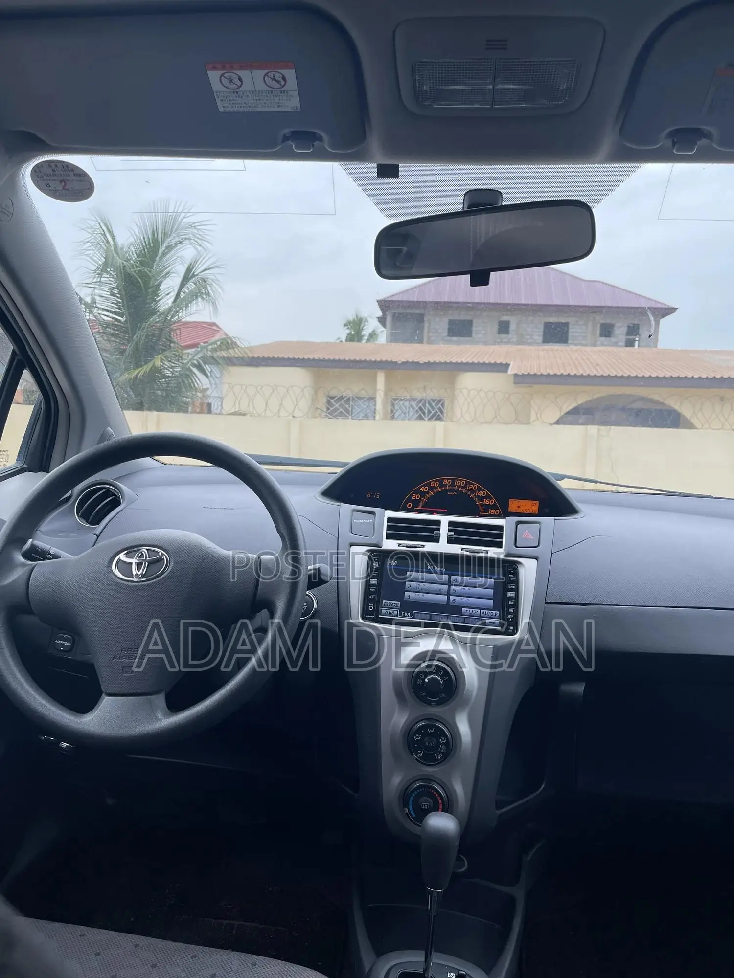 Toyota Vitz 2010 Silver