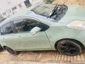 Toyota Vitz 2010 Beige