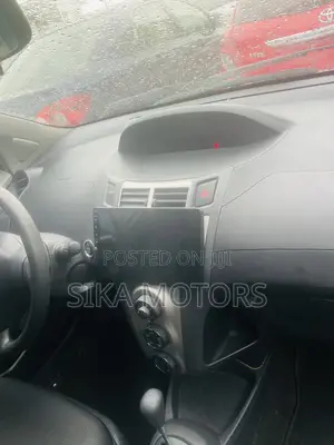 Toyota Vitz 2010 Beige