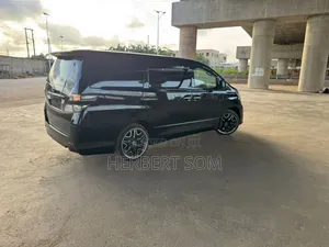 Toyota Voxy 2010 Black