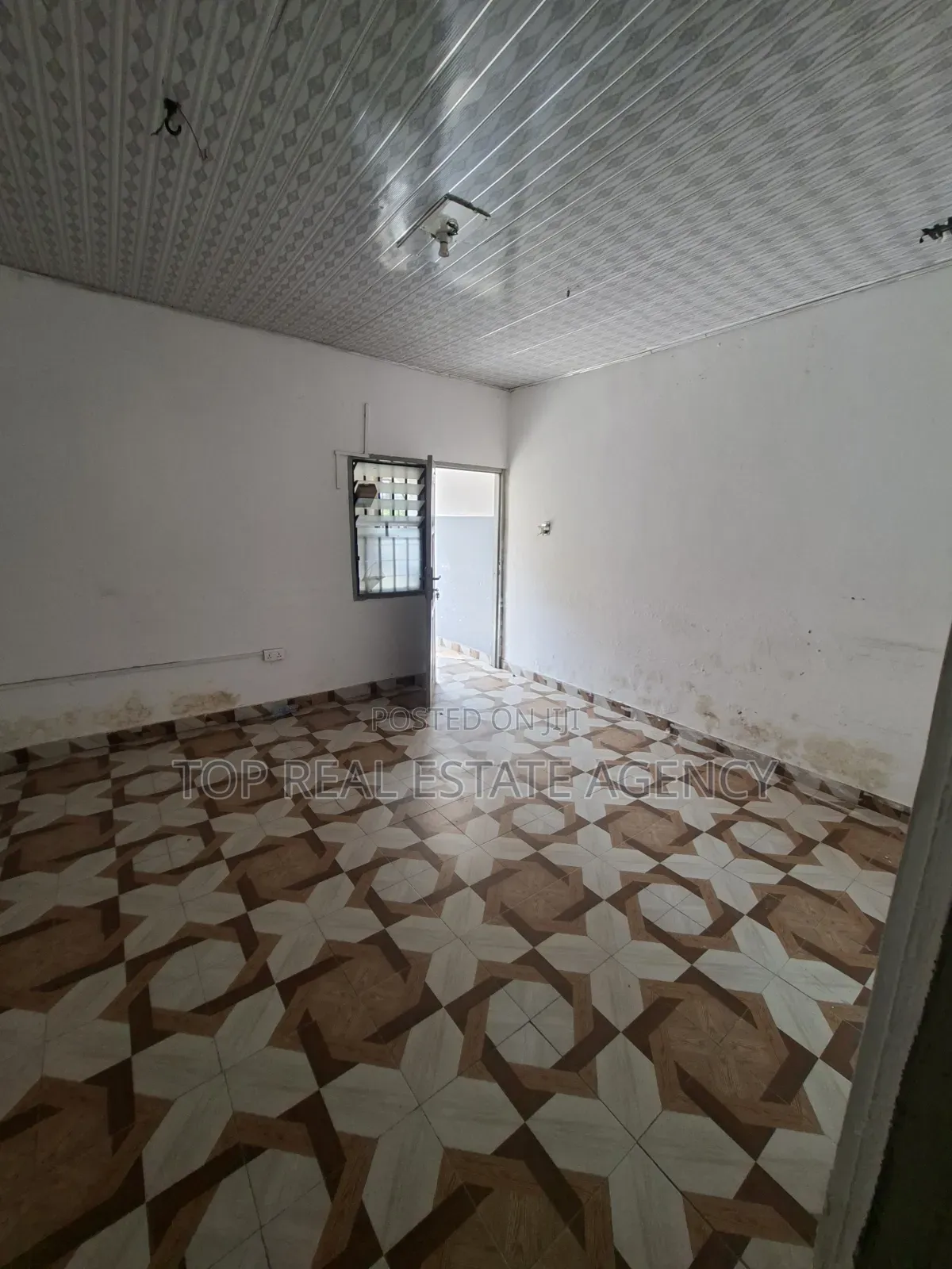 1bdrm Apartment in Behind Papa'S Pizza, North Legon for rent