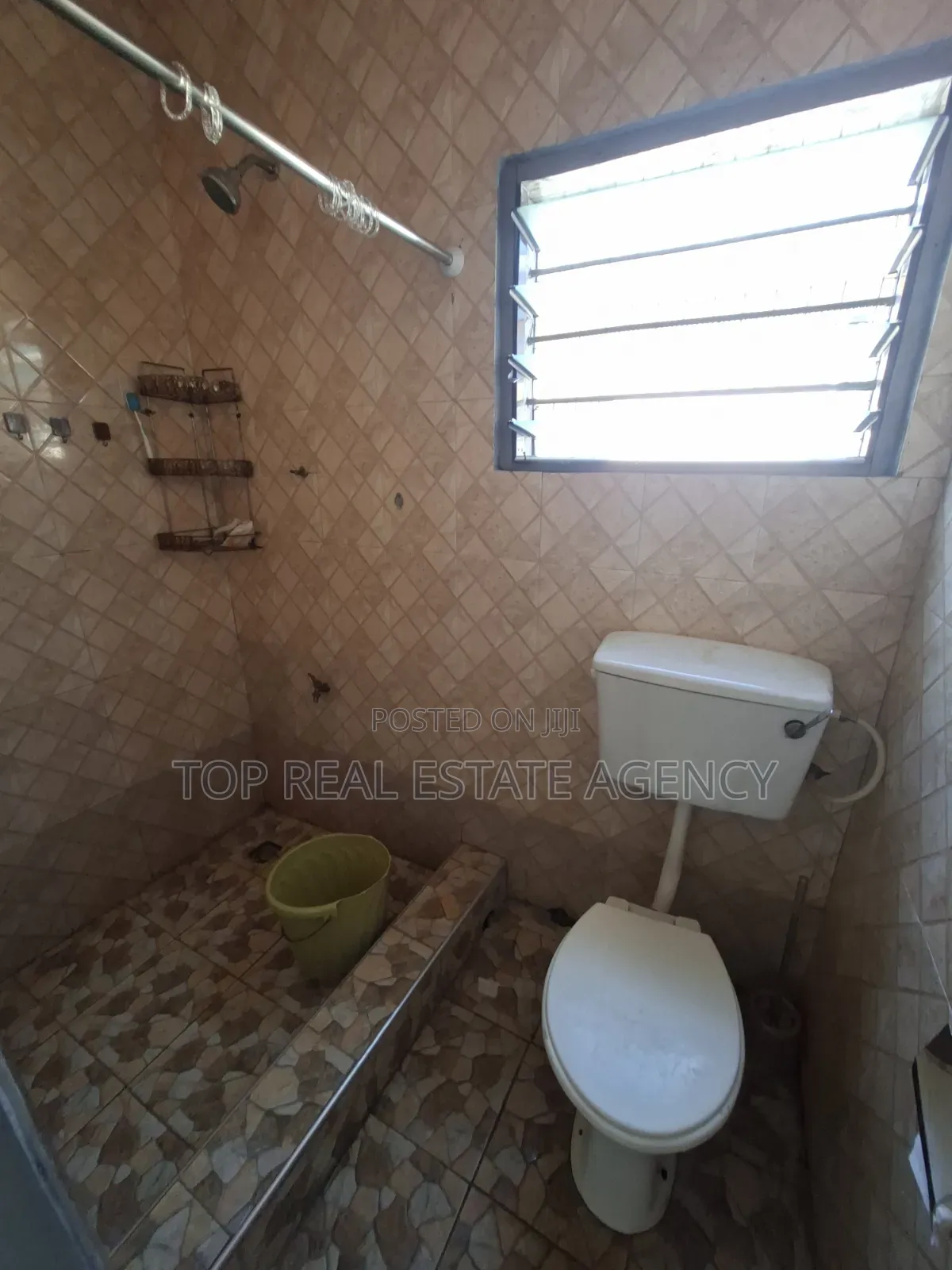 1bdrm Apartment in Behind Papa'S Pizza, North Legon for rent