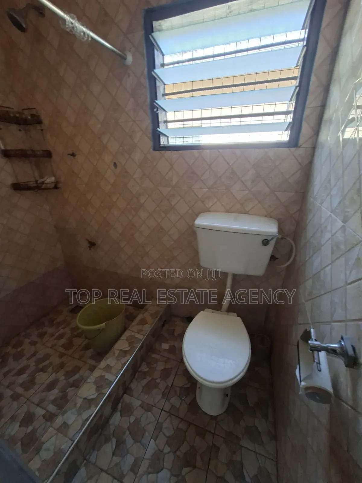 1bdrm Apartment in Behind Papa'S Pizza, North Legon for rent
