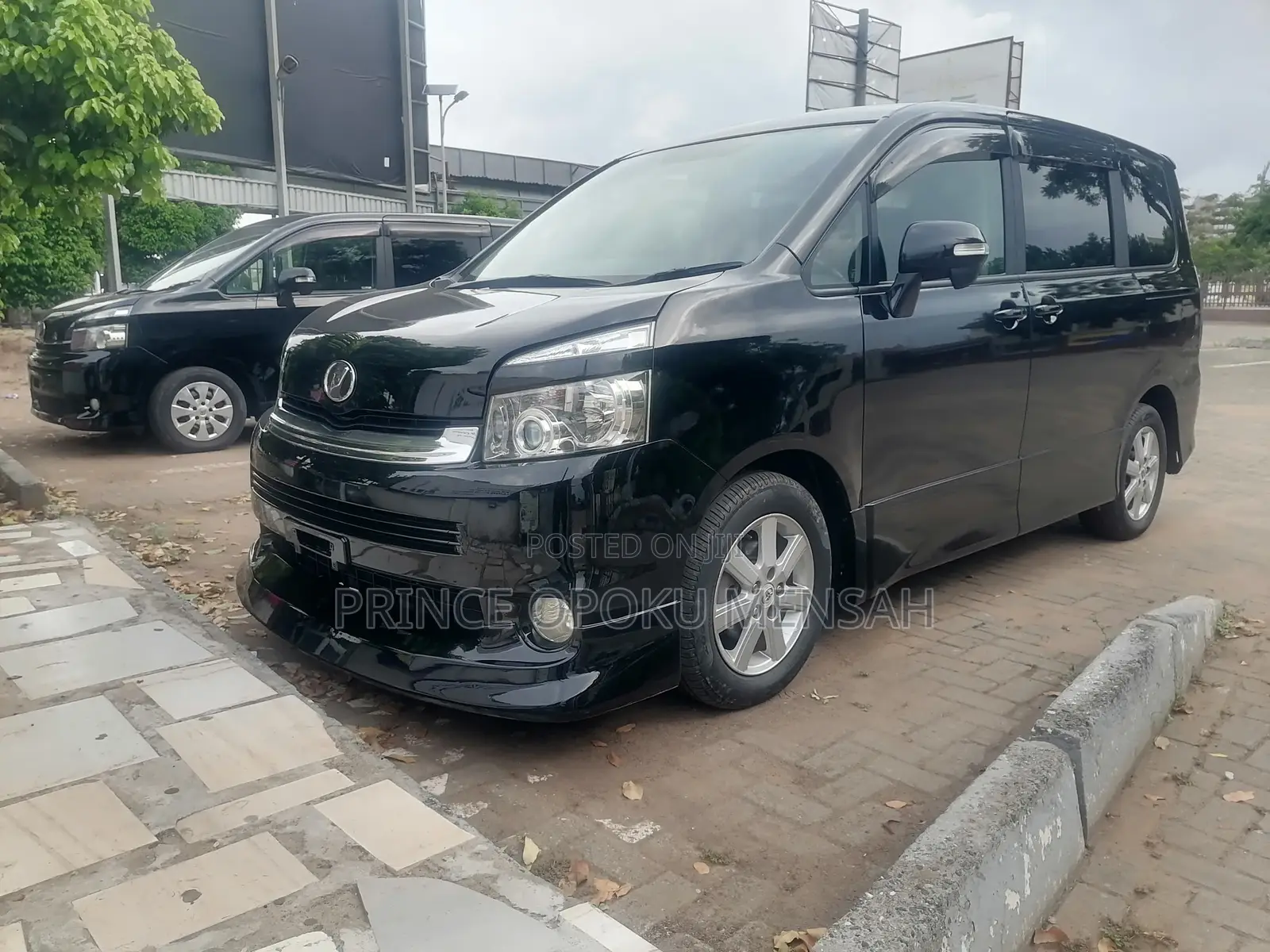 Toyota Voxy 2013 Black