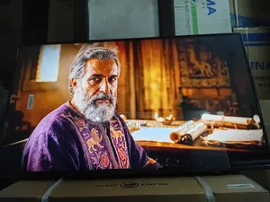 Samsung 43-Inch Smart Tv for Premium Viewing Experience