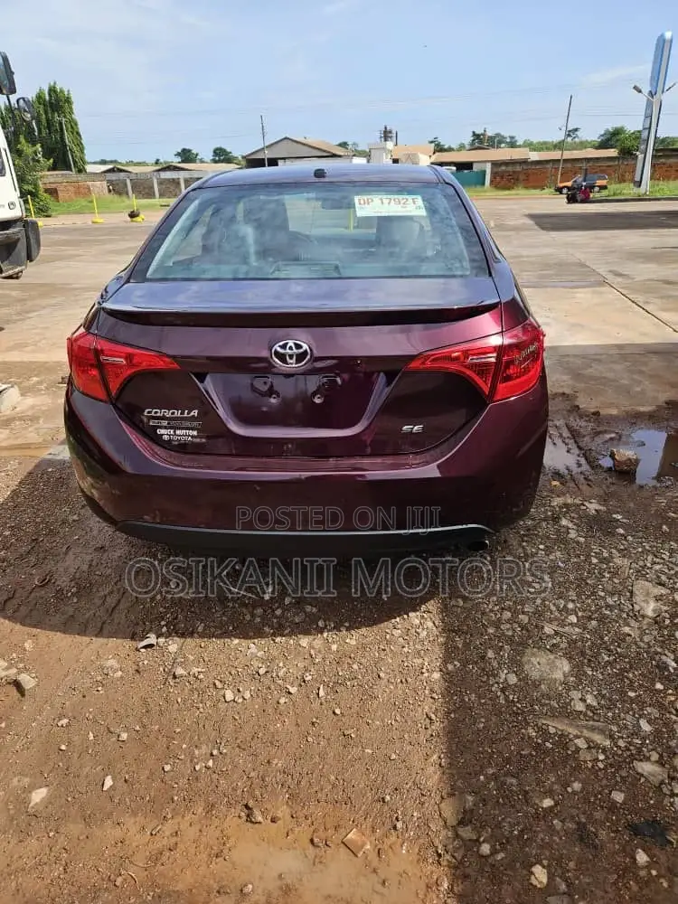 Toyota Corolla 2017 Maroon
