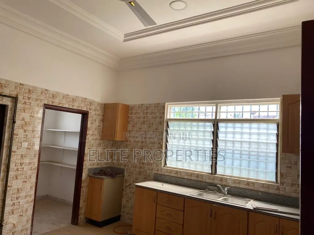 3bdrm House in Mataheko Hillview for rent