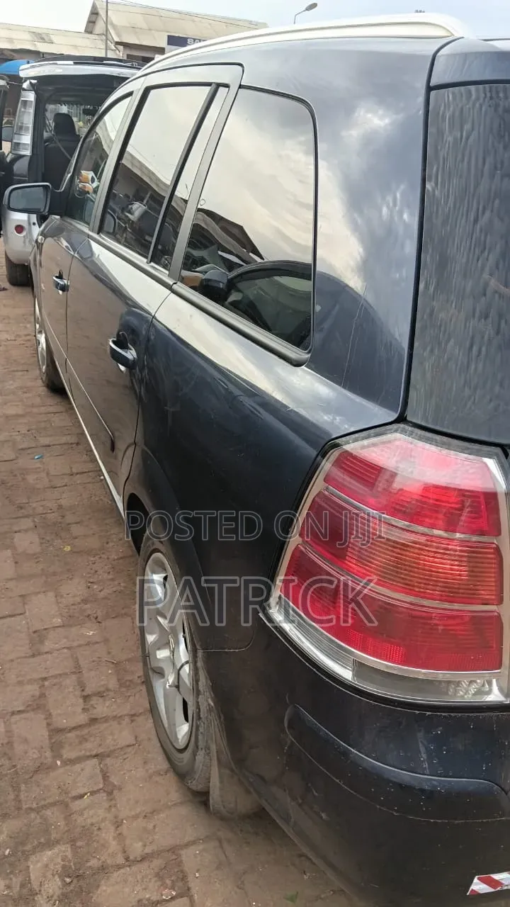 Opel Zafira 1.8 2008 Black