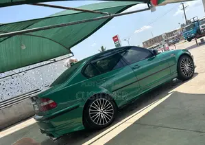 BMW 325i 2005 Green