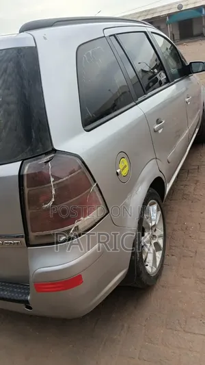 Opel Zafira 1.7 CDTi 2008 Silver