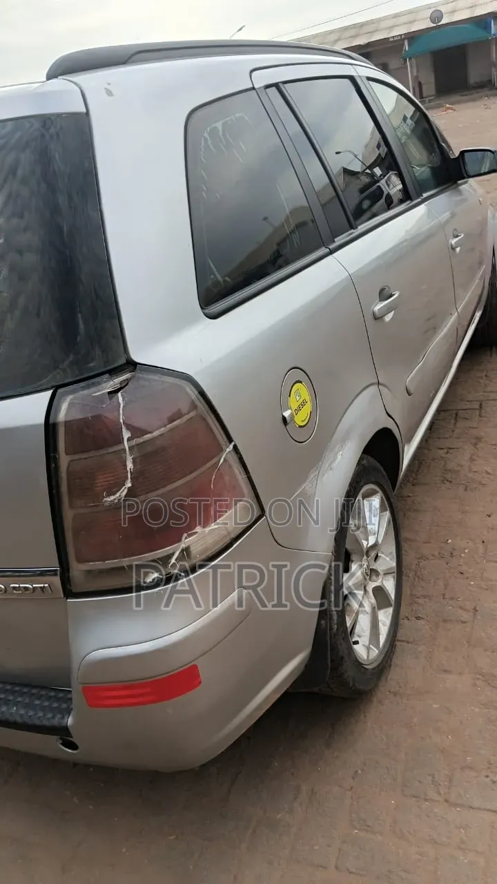 Opel Zafira 1.7 CDTi 2008 Silver