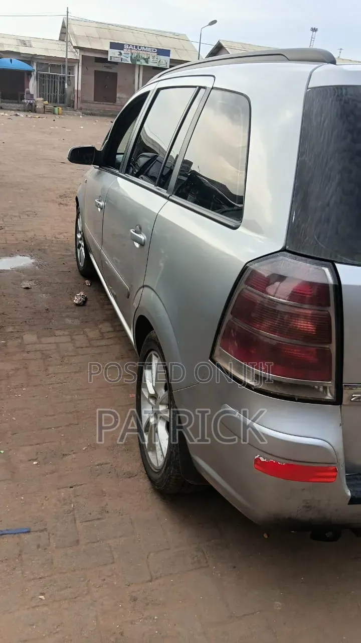 Opel Zafira 1.7 CDTi 2008 Silver