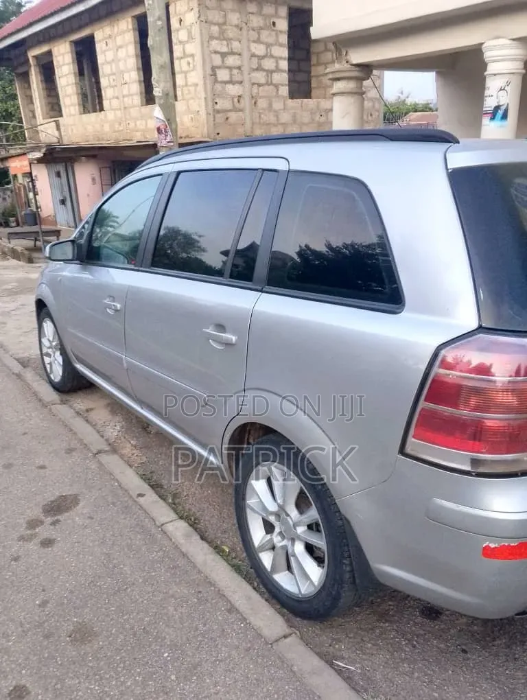 Opel Zafira 1.7 CDTi 2008 Silver