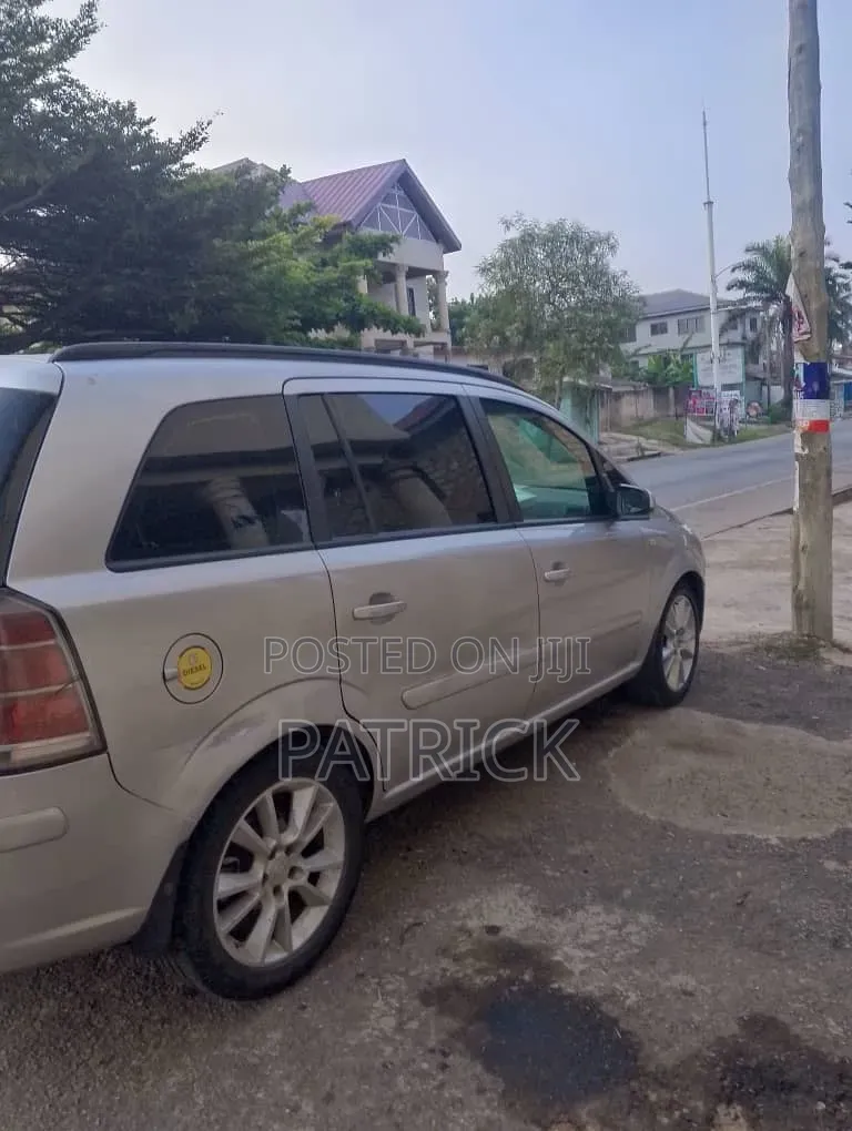 Opel Zafira 1.7 CDTi 2008 Silver