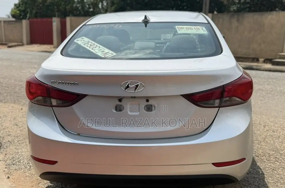 Hyundai Elantra 2014 Silver