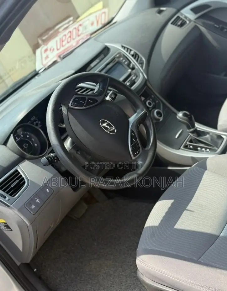 Hyundai Elantra 2014 Silver