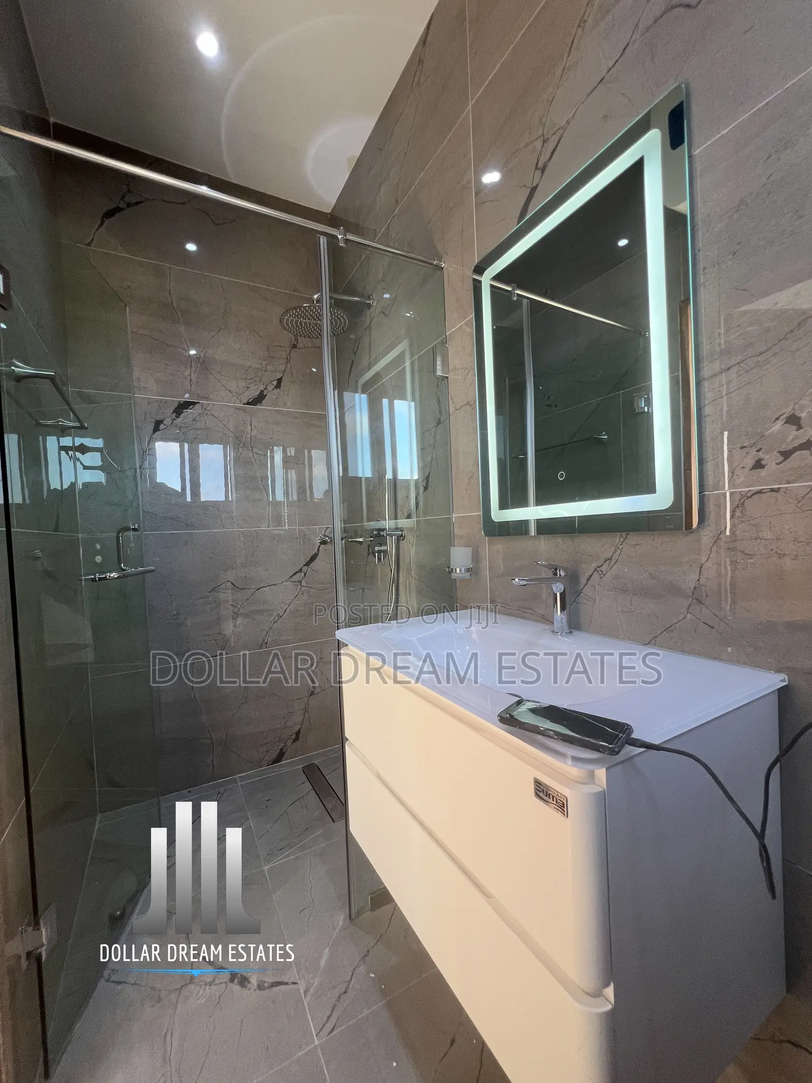 4bdrm Townhouse / Terrace in East Legon for rent