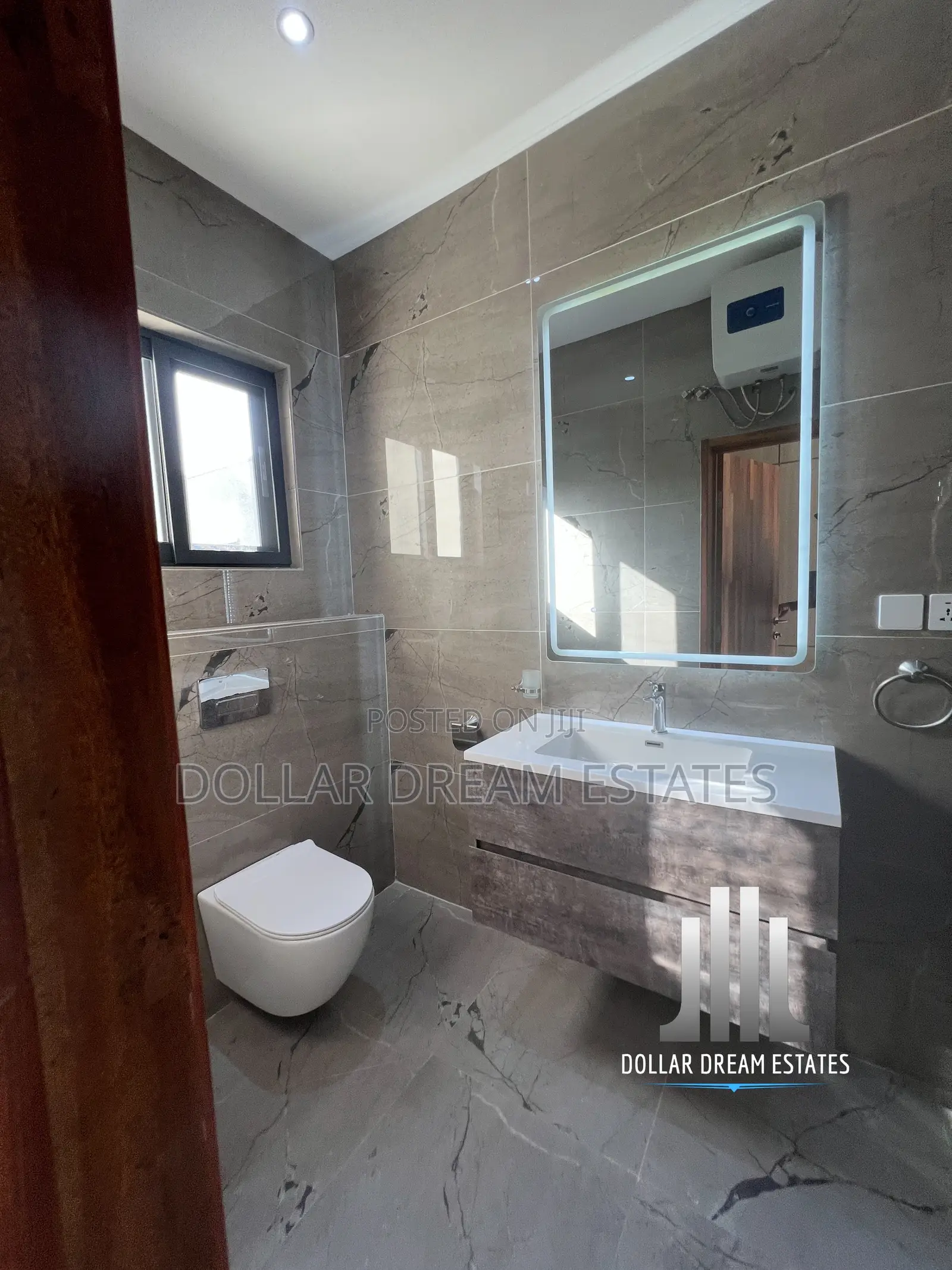 4bdrm Townhouse / Terrace in East Legon for rent