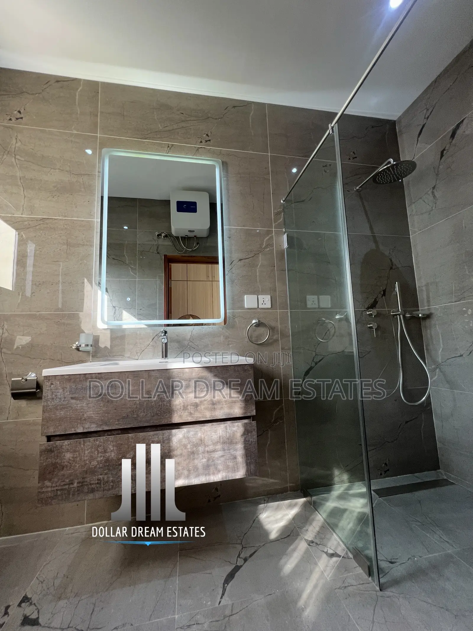 4bdrm Townhouse / Terrace in East Legon for rent