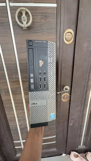 Desktop Computer Dell Optiplex 7020 4GB Intel Core i3 HDD 500GB