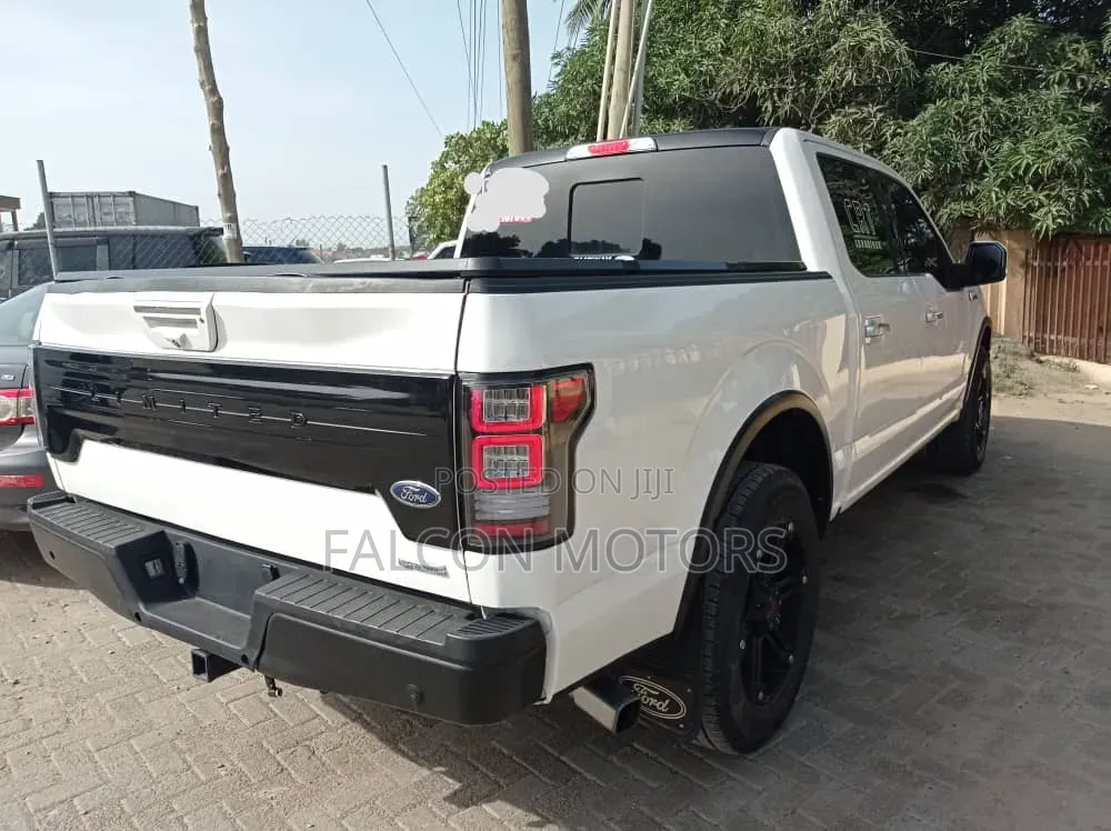 Ford F-150 Limited 4x4 SuperCrew Cab Styleside 5.5 ft. box 145 in. WB