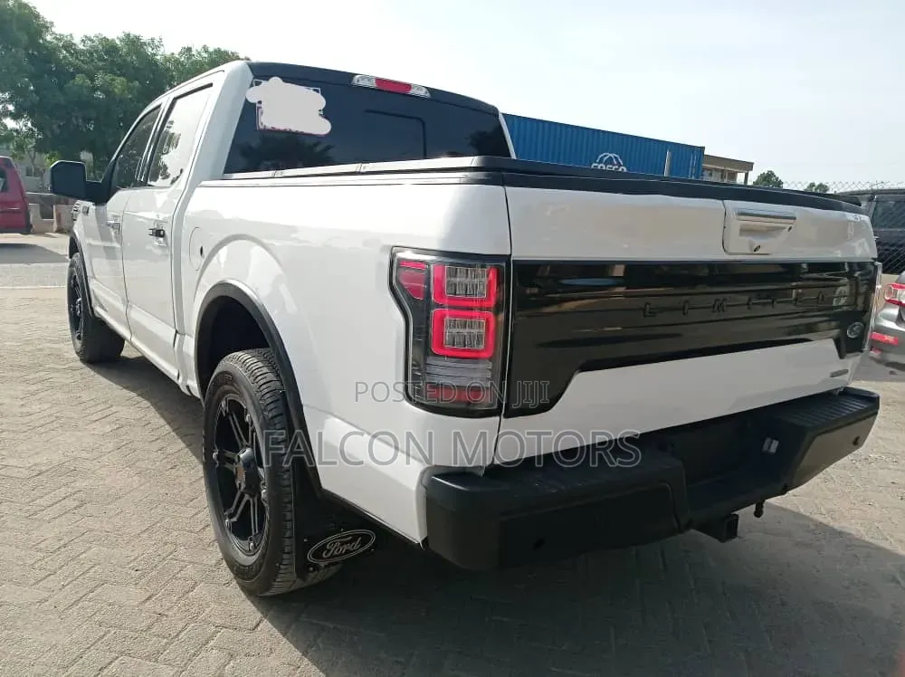 Ford F-150 Limited 4x4 SuperCrew Cab Styleside 5.5 ft. box 145 in. WB