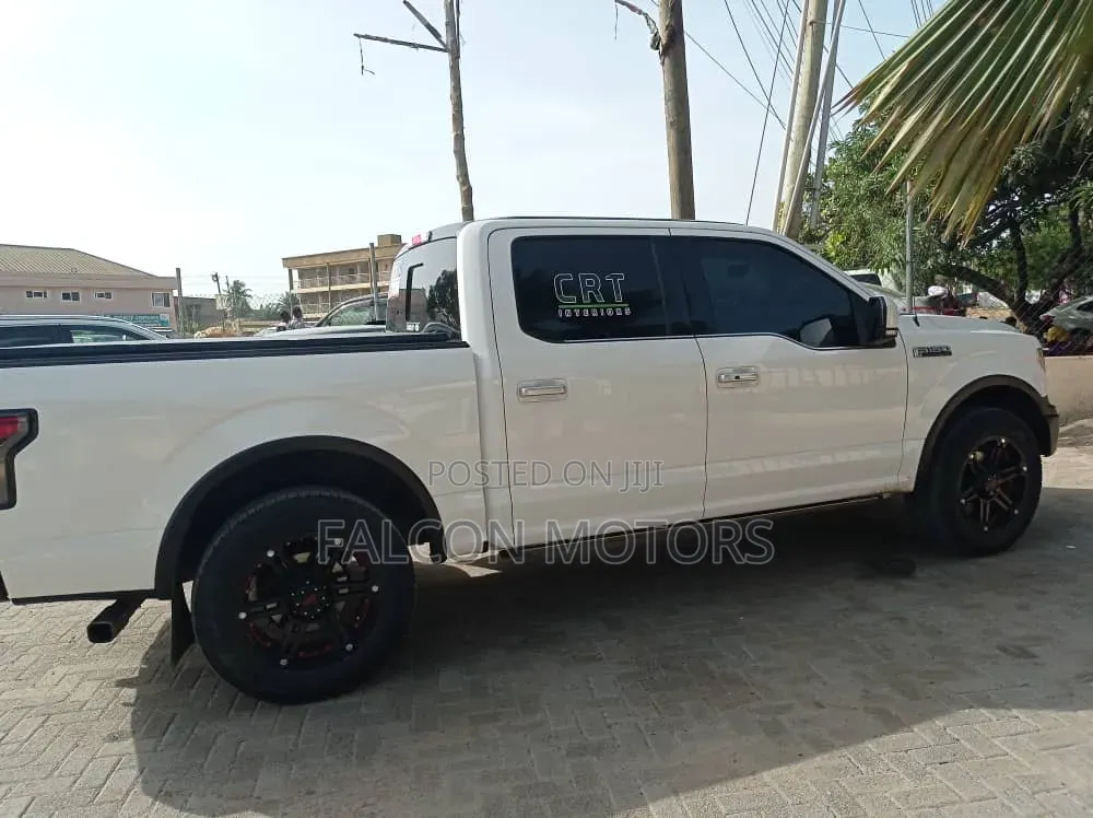 Ford F-150 Limited 4x4 SuperCrew Cab Styleside 5.5 ft. box 145 in. WB