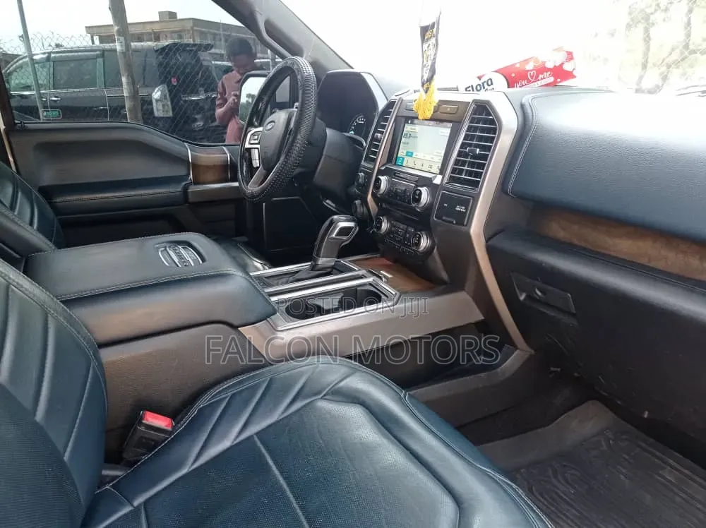 Ford F-150 Limited 4x4 SuperCrew Cab Styleside 5.5 ft. box 145 in. WB