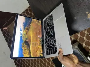 New Laptop Apple MacBook Air 2019 8GB Intel Core i5 SSD 256GB