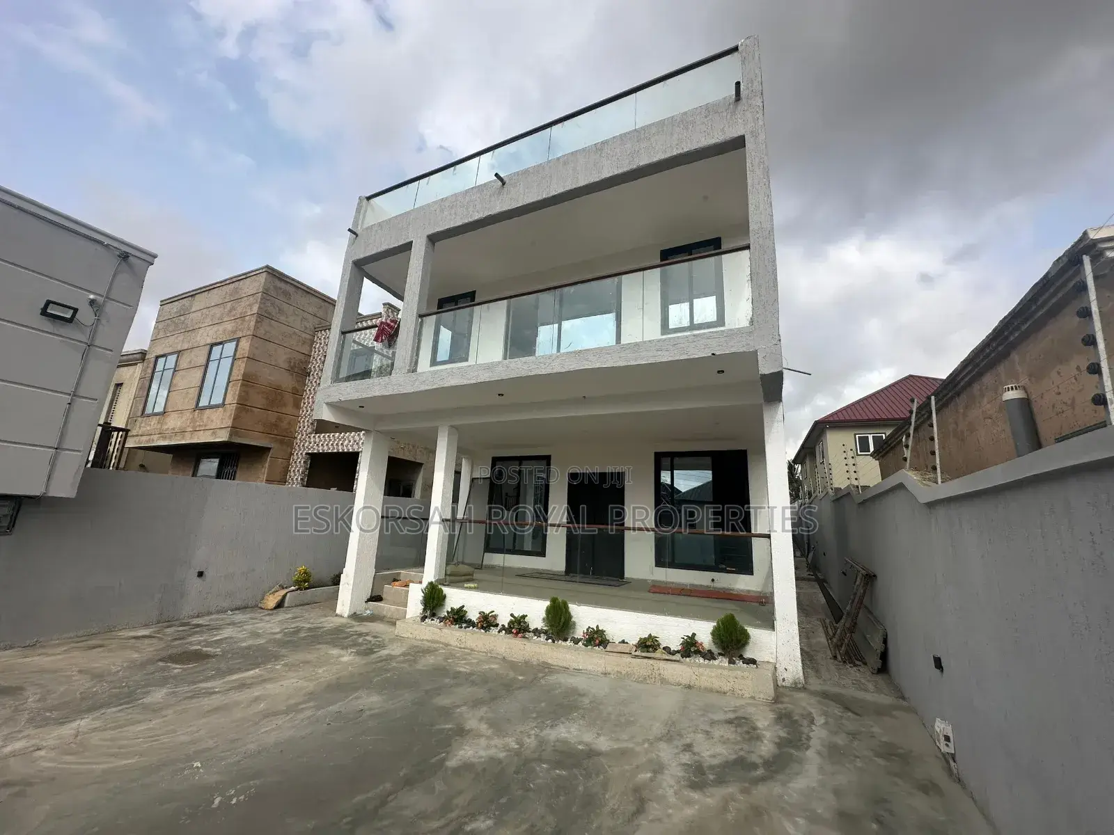 4bdrm House in Kwabenya for sale