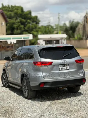 Toyota Highlander XLE 2019 Silver