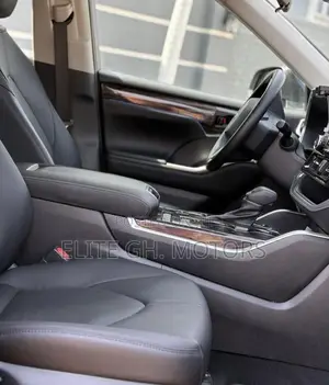 Toyota Highlander XLE 2022 Black