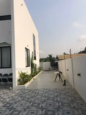 3bdrm House in Pokuase Amasaman for sale