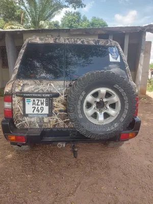 Nissan Patrol 2010 Green
